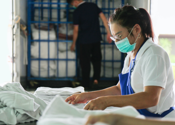 Recolectoras de ropa laboral
